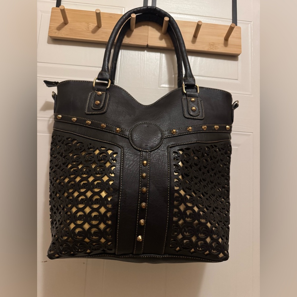 MM XL Black Studded Leather Look Purse VGUC 😊😊